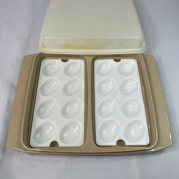 Vintage Original Tupperware Deviled Egg Carrier / Holder - Harvest Gold - Picture 6 of 10